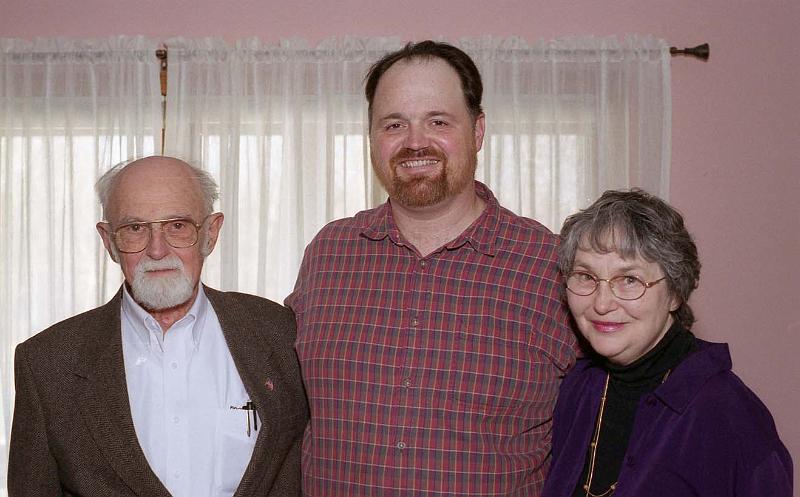 018 Our Wedding Day 29-Nov-2002 Jim with Mom and Dad.jpg